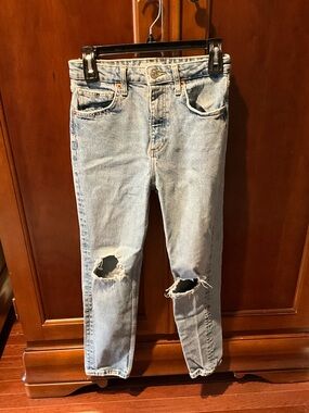 Zara Light Wash Distressed Jeans Size 4